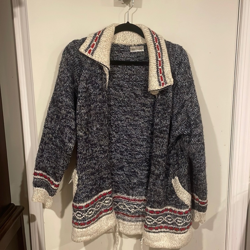 Handmade wool/acrylic jacket. Made in Portugal